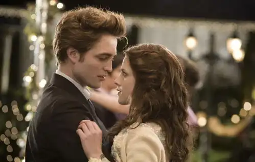 一口气看完全集,这部吸血鬼美剧,太好玩儿了
