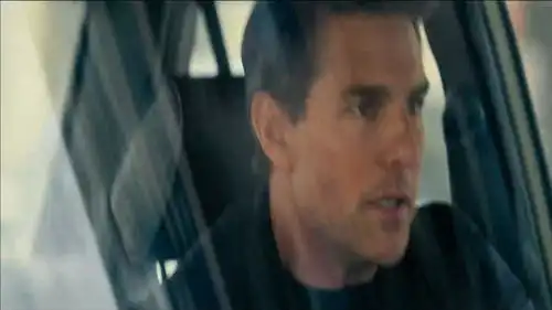 碟中谍6王牌特工与摩托车杀手街头狂飙,看着太过瘾了