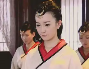 剧中惊艳的打酱油美人,蒋勤勤过目不忘,而她虽美却被削掉了鼻子