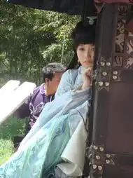 神话剧照曝光金莎惨遭非礼跳马车受伤
