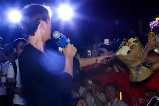 疯狂小事苏州陈伟霆暖哭粉丝电力太强
