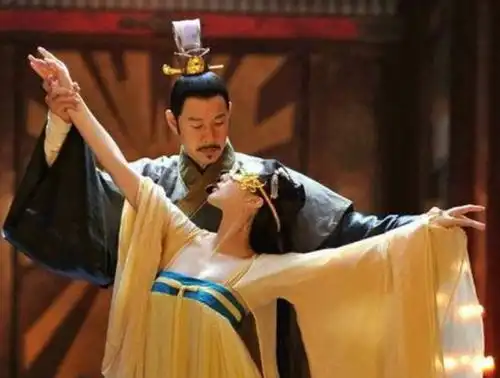 武则天退位时,群臣争相庆祝,唯有他痛哭,一年后庆祝的人都死了