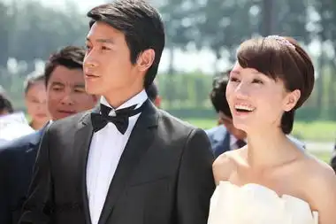 谈恋爱曝光海报剧照俊男靓女羡煞旁人