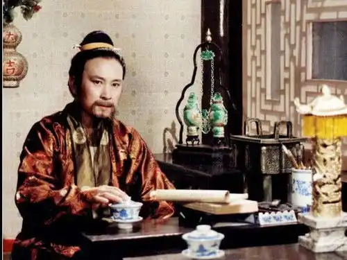 曹雪芹给了她贵妃的尊荣,她却六次落泪,省亲时自毁前程
