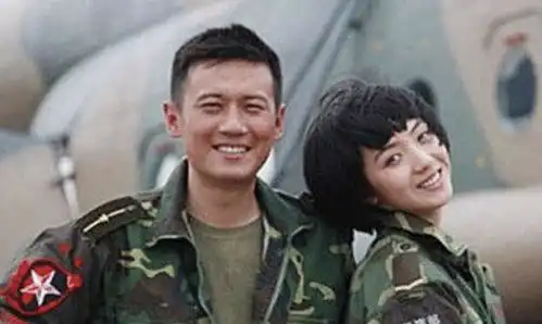 跑龙套15年因我是特种兵走红,岳父李幼斌都对其称赞有加
