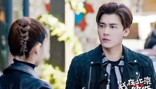 镜双城曝首支片花,李易峰陈钰琪cp感不足
