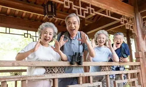 60岁后最高明的活法疏远两人,不做三事,晚年才会幸福