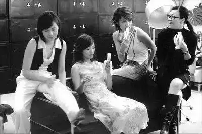 八佰制片人梁静婚后兼顾家庭和事业,委屈过吗