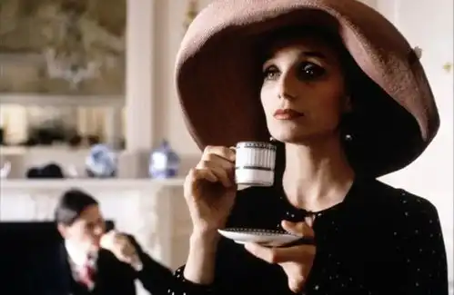 看了指环王3,终于明白埃尔隆德的发际线成因diu
