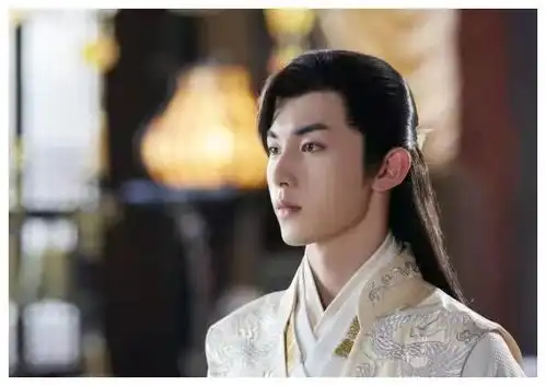 鞠婧祎新剧花戎男主鞠婧祎新剧花戎男主是谁
