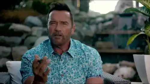 活着的神话施瓦辛格70岁拍新片出演暴击枪手,竟然还是动作片