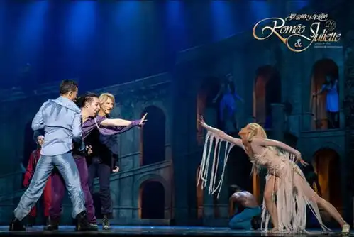 法语音乐剧罗密欧与朱丽叶开演海外原版经典音乐剧回归申城
