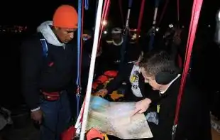 美探险家效仿电影拟用365只氦气球飞越大西洋