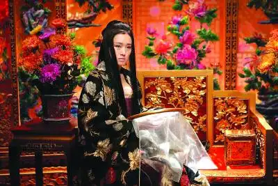 中央党校报刊称黄金甲是丑陋大片
