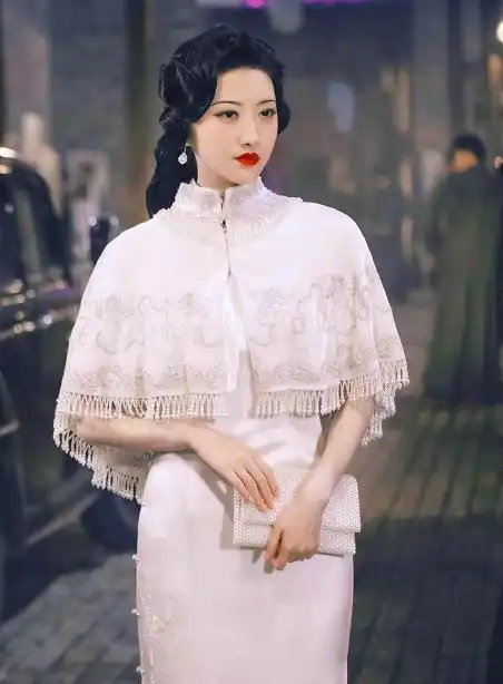 景甜终于逆袭大翻身与张彬彬穿情侣装现身像新人,高颜值太养眼
