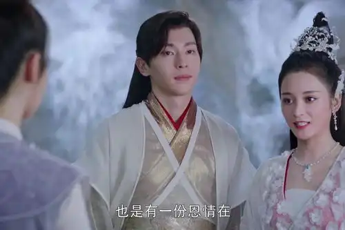 闫妮穿衣越来越有味道了瘦了就是好
