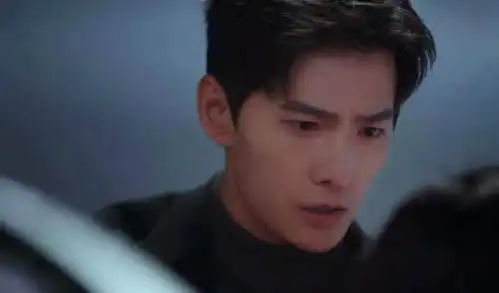 你是我的荣耀翟亮追女孩炫耀失败后跟晶晶告状,于途求生欲爆棚