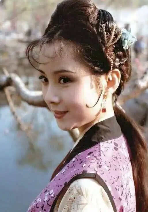 红楼梦里这个人伶牙俐齿,却被平儿打趣,原因她没脸说出口
