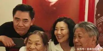 老戏骨陈宝国与老婆赵奎娥近照,夫妻同年,实力不相上下