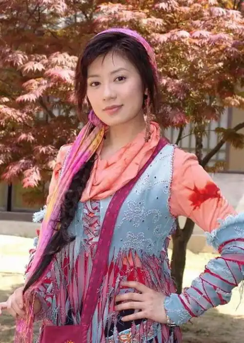 细数明星们的辣眼造型,赵丽颖刘亦菲上榜,这是得罪造型师了吧