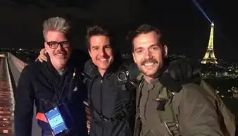 亨利卡维尔留起胡子与汤姆克鲁斯在巴黎拍摄碟中谍6