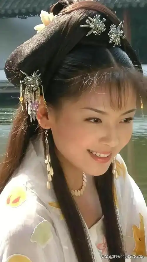 荷叶田田醉韵徉