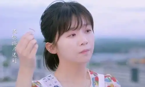 杨超越流量给她垫脚,比沈月长得还普通,搭档帅哥太违和
