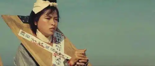 她是汤臣一品背后的女人,也是张国荣的贵人