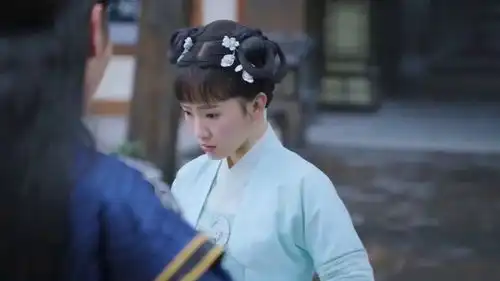 双世宠妃2墨奕怀亲近镜心墨靖轩吃醋当众宣称镜心是本王的女人
