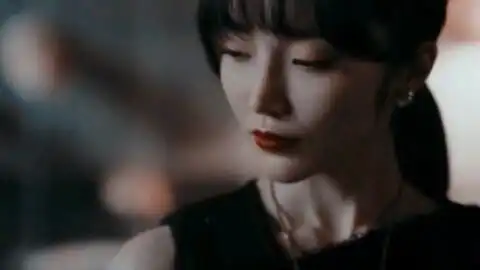 黑帮大佬和神秘饭店老板娘的故事
