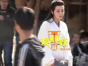 迪丽热巴一千零一夜扮俏公子吊威亚片场呆萌小动作多多
