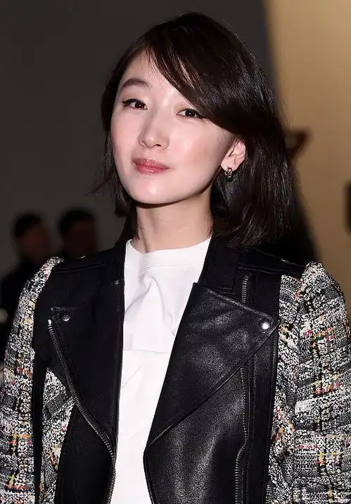 第33届金鸡奖提名名单公布易烊千玺,周冬雨入围男女主角提名,少年的你
