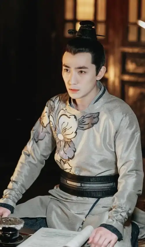 老天爷赏饭吃,演古装美男我只服这6位,行走的古风衣架子
