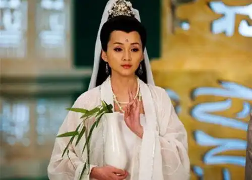 西游记里这位神秘人想收猪八戒为徒,没想到观音菩萨棋高一着

