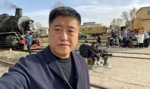 既然请来两位大家,所有配置不能拉胯对话南来北往出品人邹文
