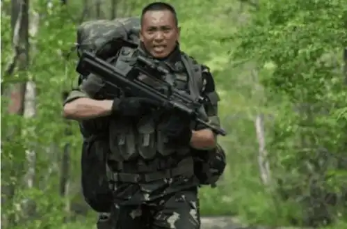 谷智鑫近照,隐婚多年儿子帅气像爸爸,如今新剧为杜海涛做配