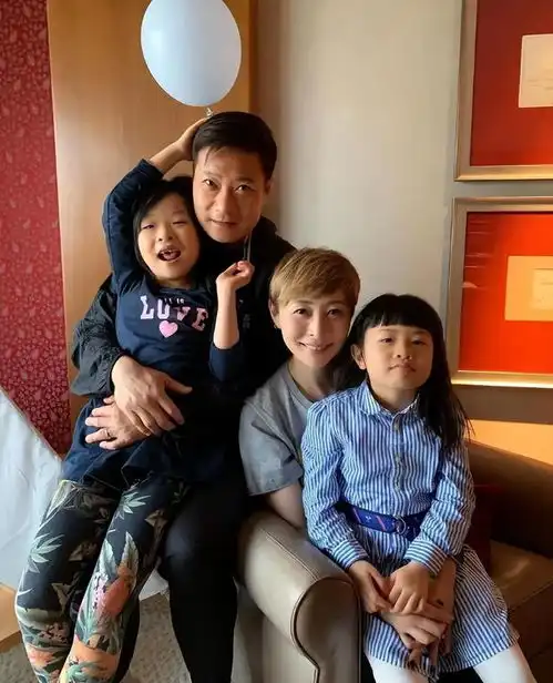 演员兄弟对比,黄家强始终没有超越哥哥,钱小豪钱嘉乐现状差距大