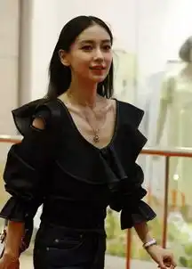 杨颖的排骨胸,赵丽颖的蚂蚁腰,瘦到吓人的女星还有谁
