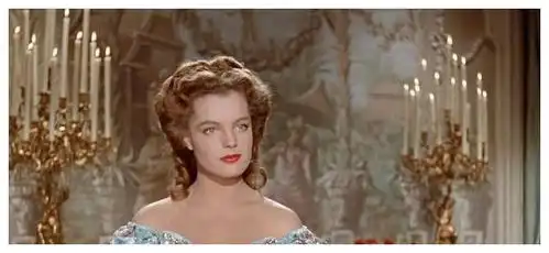 真实的茜茜公主,患抑郁症,害死亲生女儿,最终被一把锉刀暗杀