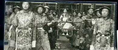 老照片70岁的慈禧真实相貌,外国人连连夸赞
