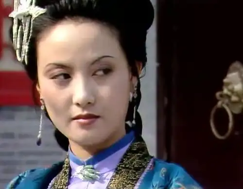 王熙凤的悲剧被婆婆嫌憎,被姑妈夺权,被丈夫休弃,血山崩而逝