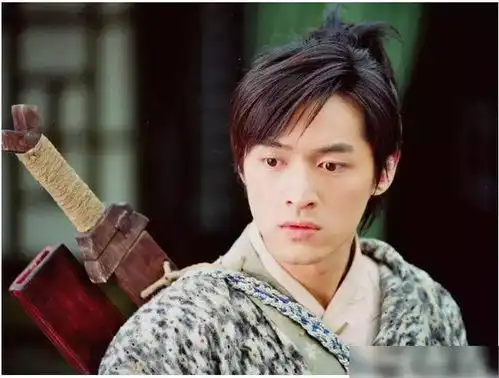 原来胡歌不是李逍遥的唯一人选,因邓家佳的话改变了他的人生