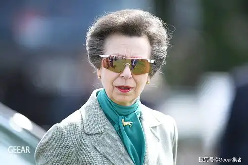 最爱反传统的公主原来安妮公主连吃水果也有这癖好
