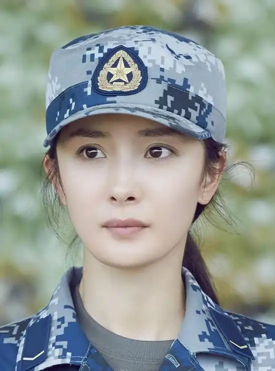 郑爽的素颜是放飞自我杨幂周冬雨迪丽热巴才是真素颜女神
