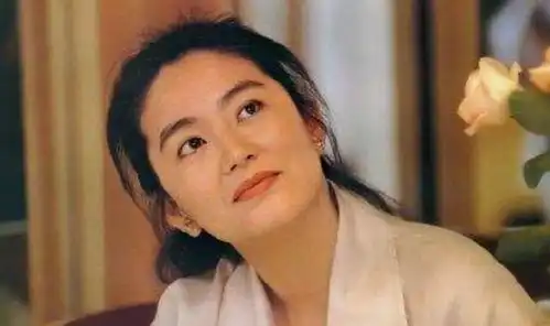 桑妮长相不输林青霞,因拒绝潜规则剃度出家,为何两年后就还俗
