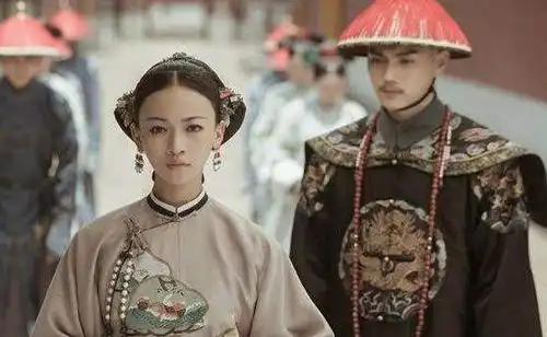 两人同居4年分手,如今她靠延禧爆红,而他却疯狂接烂片养家
