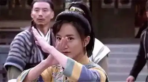 她是黄轩唯一承认的女友,是吴奇隆的干妹妹,被誉为小周迅,出道十七年却一直不红
