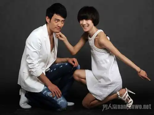 tf老boys李光洁恋情疑曝光,牵手女友撒狗粮
