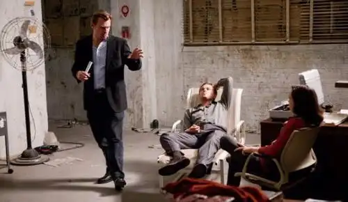 盗梦空间从梦境一层到最后一层,反应着人物的多面性
