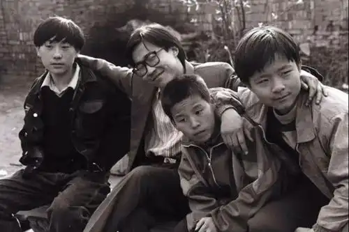 拍了22年的禁片的贾樟柯,是贩卖国家苦难还是热血难凉的揭露
